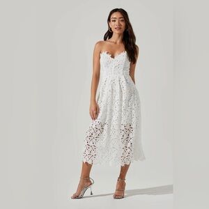 New with tags Astr the label ANAYA STRAPLESS LACE MIDI DRESS